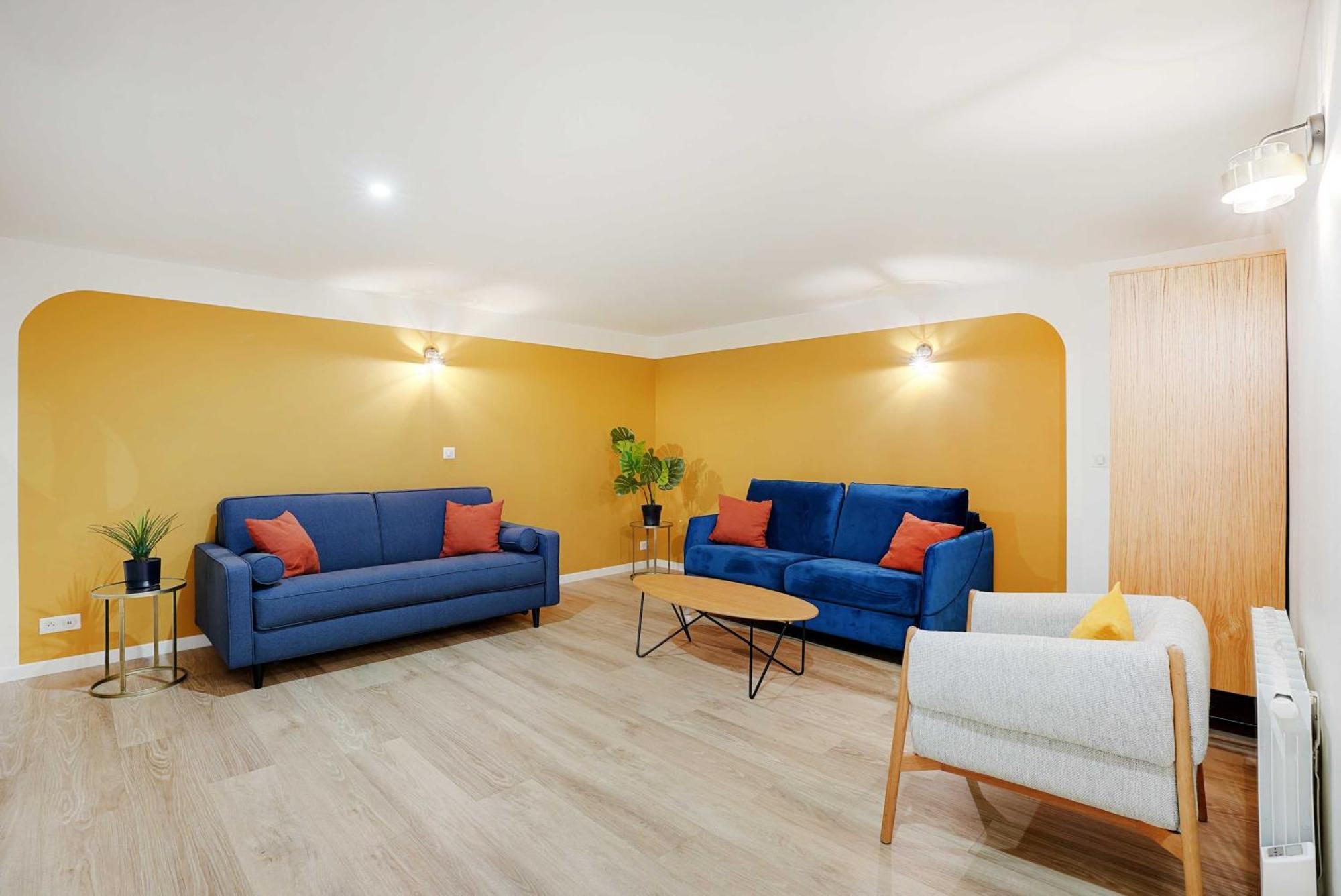 Parisian Close To Montmartre - 2br 8p