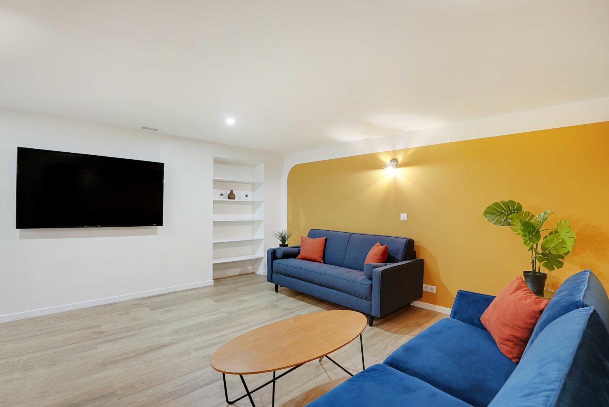 Apartment Parisian Close To Montmartre - 2br 8p *