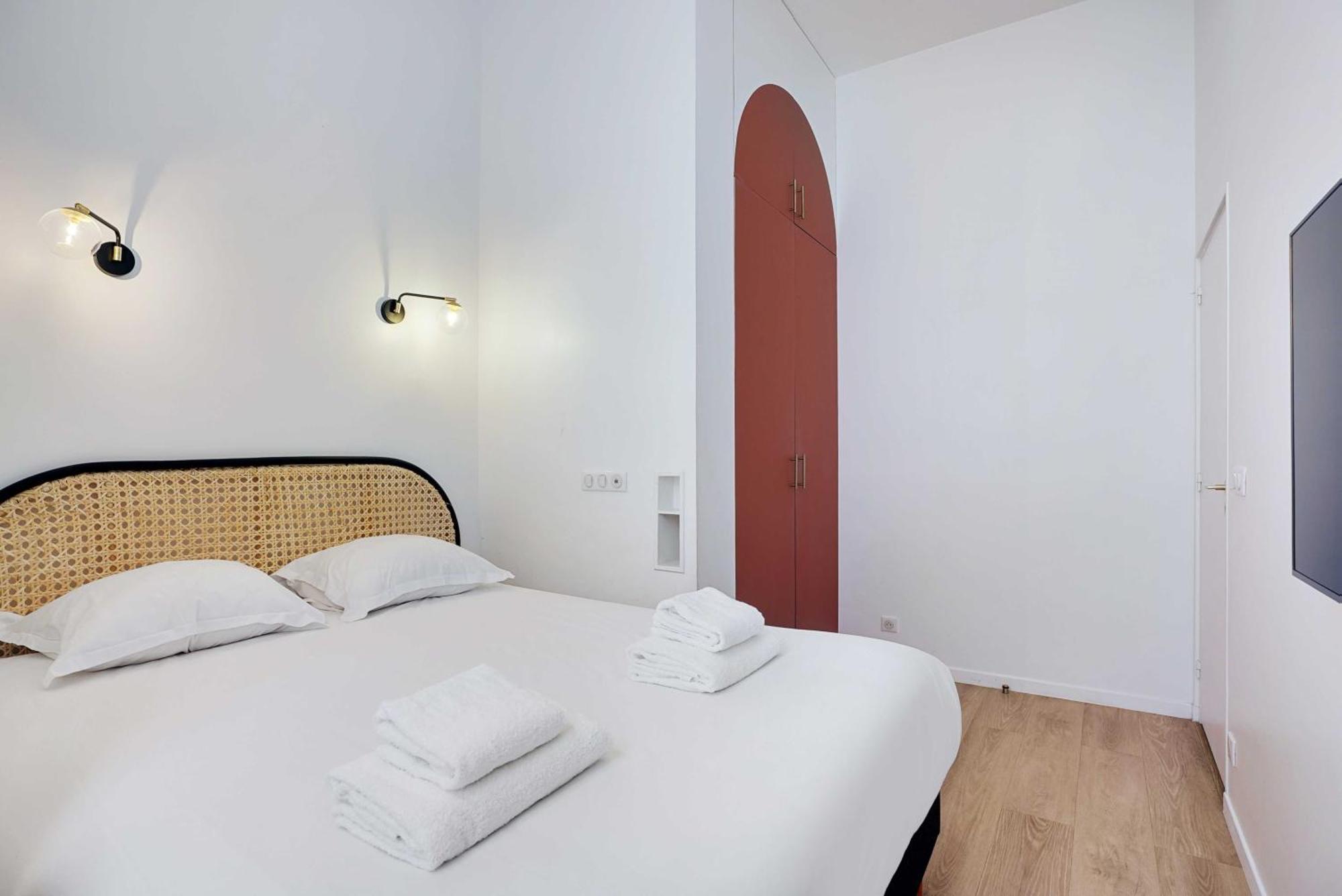 Apartment Parisian Close To Montmartre - 2br 8p Paris